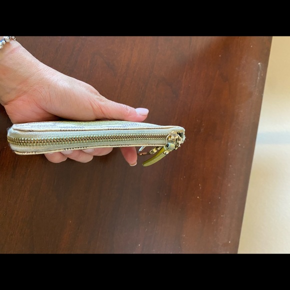 Louis Vuitton key pouch - Picture 5 of 5